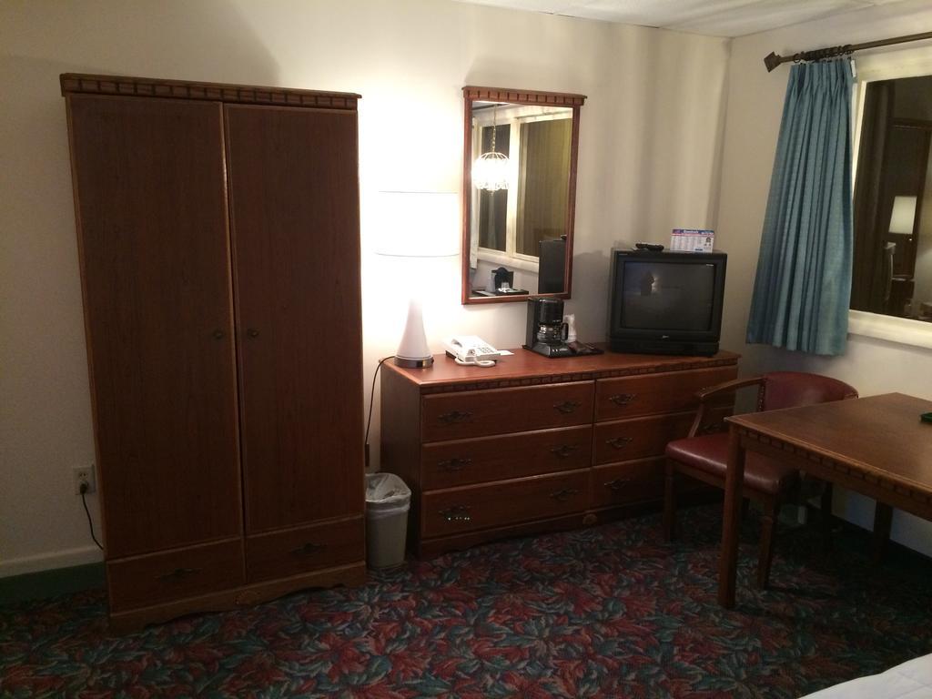 Cedar Motor Inn Маркет Номер фото