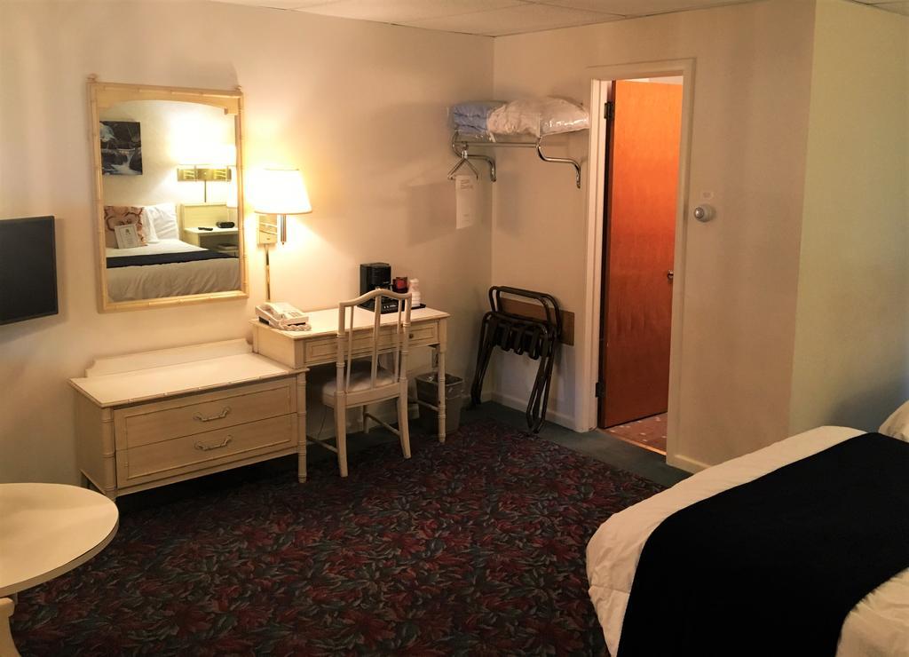Cedar Motor Inn Маркет Екстер'єр фото