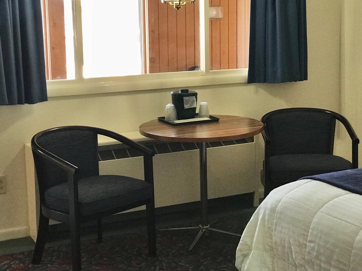 Cedar Motor Inn Маркет Екстер'єр фото