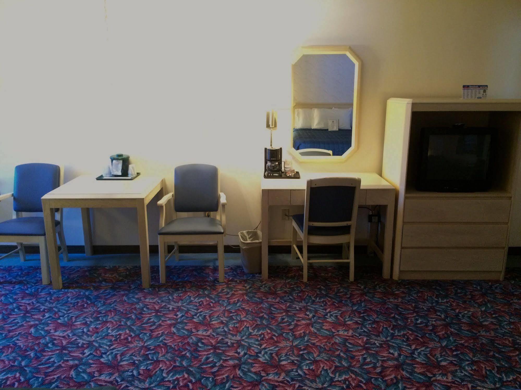 Cedar Motor Inn Маркет Екстер'єр фото