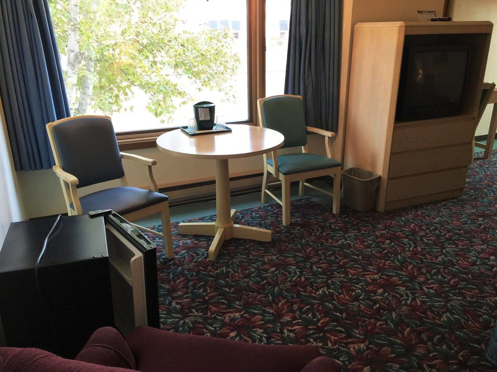 Cedar Motor Inn Маркет Екстер'єр фото