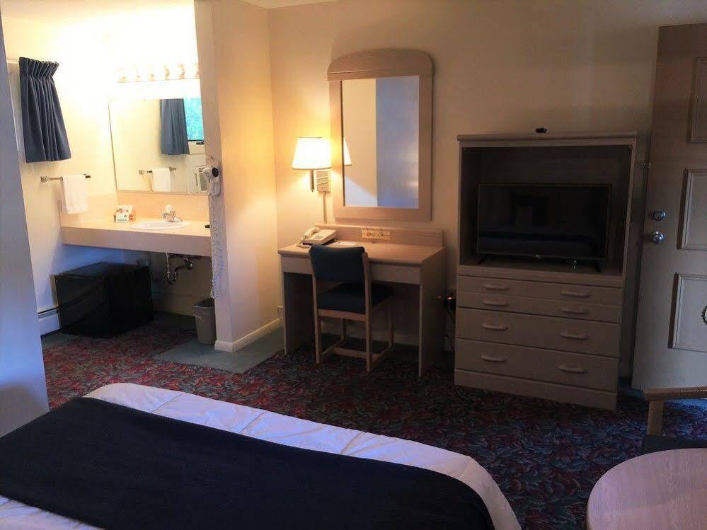 Cedar Motor Inn Маркет Екстер'єр фото